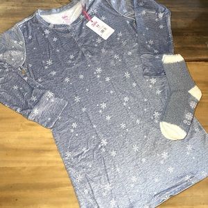 Junior girls justice warm nightgown with matching fuzzy nonskid socks